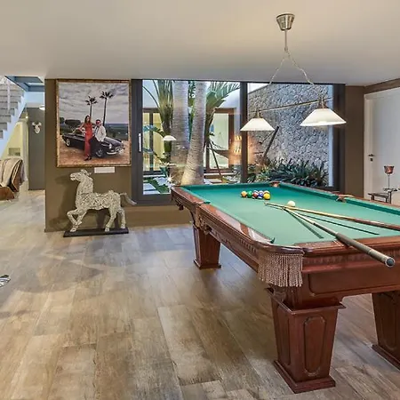 Villa Eden Roc *