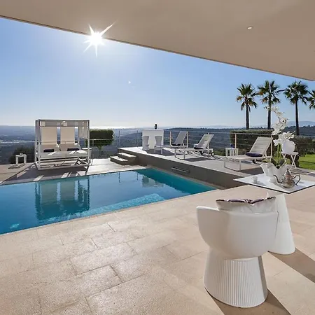 Villa Eden Roc *